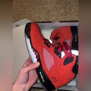Air Jordan 5 ragging bulls